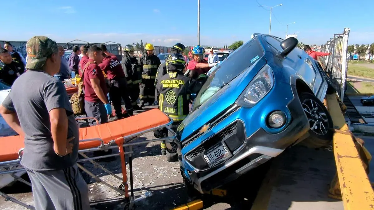 encontrozano entre dos autos en 16 de septiembre